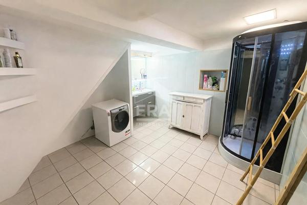 A VENDRE - A REYNES Maison en pierres et poutres  apparentes + Jardin
