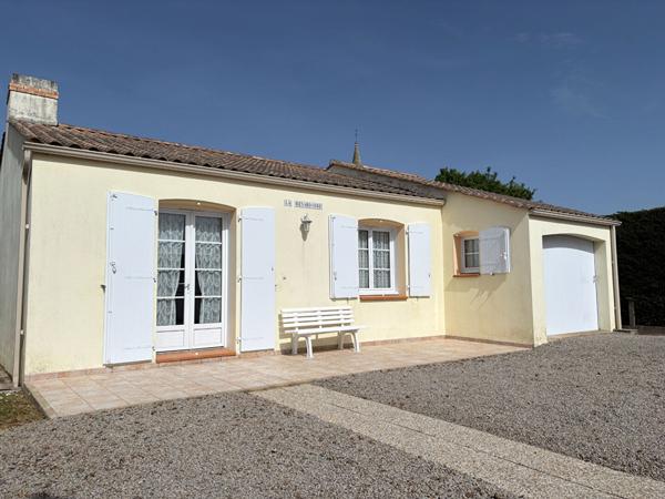 Bourg de Notre Dame De Riez 2 chambres et garage dans rue calme
