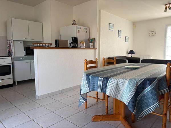 Bourg de Notre Dame De Riez 2 chambres et garage dans rue calme