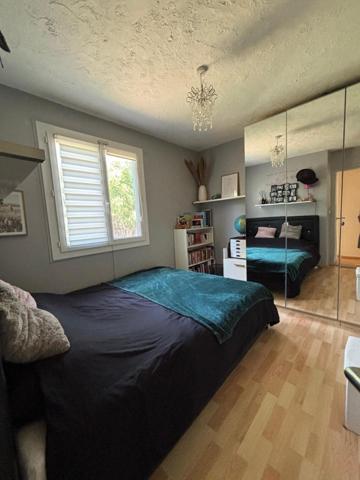 villa de plain pied avec joli jardin