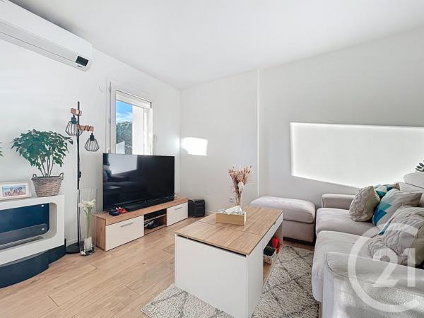 Appartement F4 à vendre  4 pièces - 82 m2 ST LAURENT DU VAR - 06