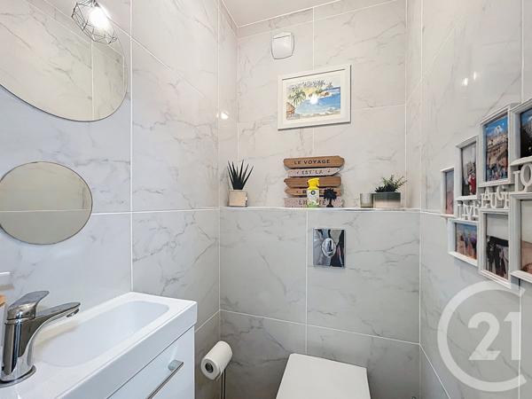 Appartement F4 à vendre  4 pièces - 82 m2 ST LAURENT DU VAR - 06