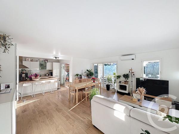 Appartement F4 à vendre  4 pièces - 82 m2 ST LAURENT DU VAR - 06