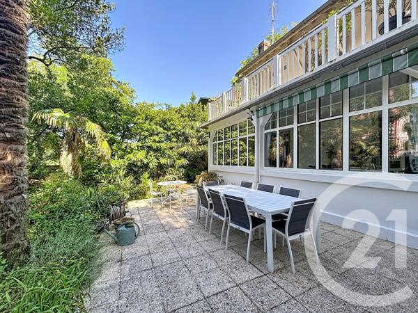Appartement F4 à vendre  5 pièces - 131,81 m 2   ARCACHON  - 33