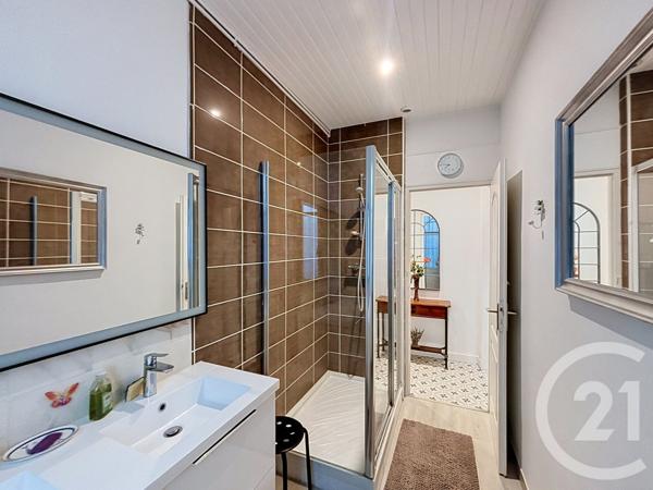 Appartement F4 à vendre  5 pièces - 131,81 m 2   ARCACHON  - 33