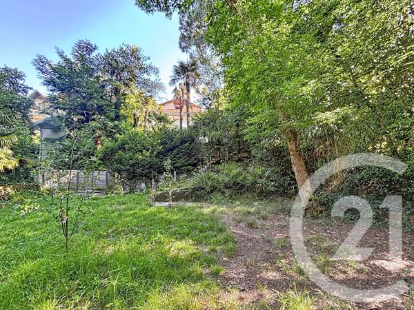 Appartement F4 à vendre  5 pièces - 131,81 m 2   ARCACHON  - 33