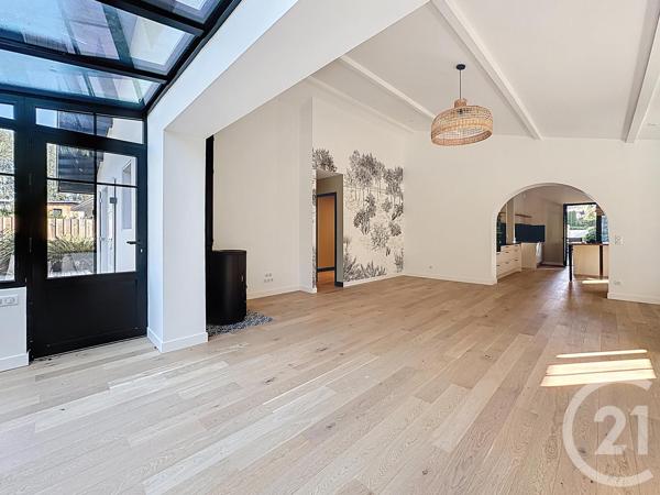 Appartement F4 à vendre  5 pièces - 131,81 m 2   ARCACHON  - 33