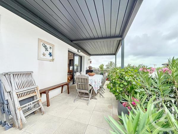 Appartement F4 à vendre  5 pièces - 131,81 m 2   ARCACHON  - 33