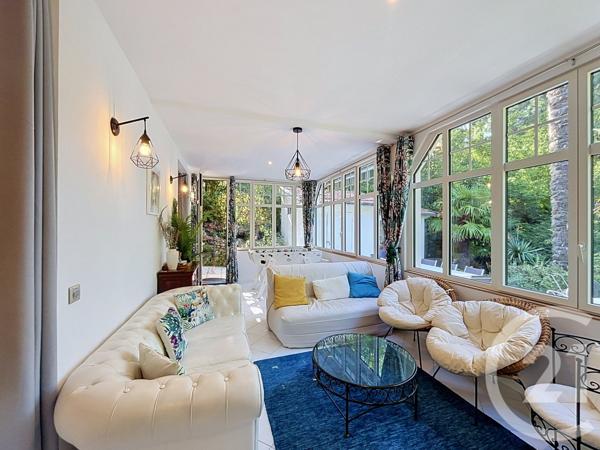 Appartement F4 à vendre  5 pièces - 131,81 m 2   ARCACHON  - 33