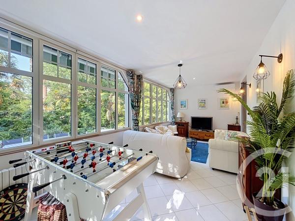 Appartement F4 à vendre  5 pièces - 131,81 m 2   ARCACHON  - 33