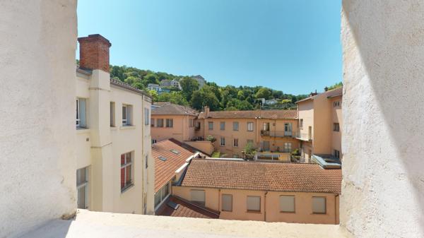 Appartement
         2 pièces
        - 55 m² Exclusivité 197 000 € *