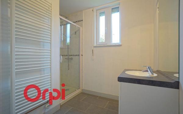 Maison à louer    4 pièces •  Saint-Aubin-le-Guichard