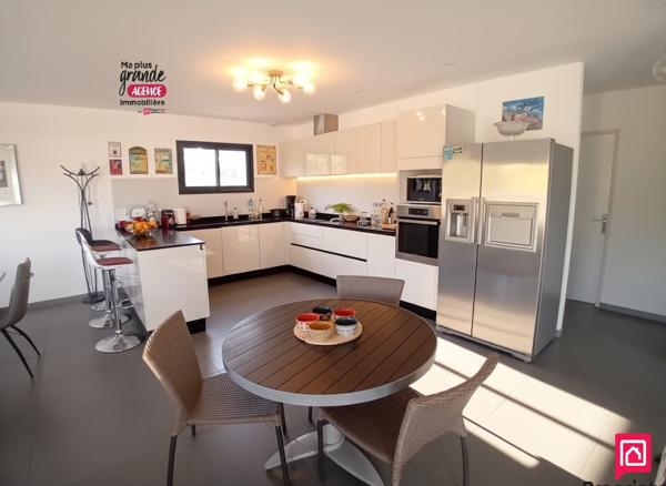 Maison T6  avec piscine - Sainte Lucie De Porto Vecchio  20144 - Corse du Sud  - FRANCE