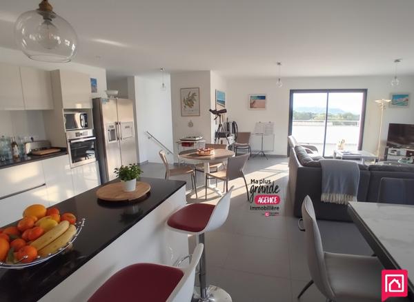 Maison T6  avec piscine - Sainte Lucie De Porto Vecchio  20144 - Corse du Sud  - FRANCE