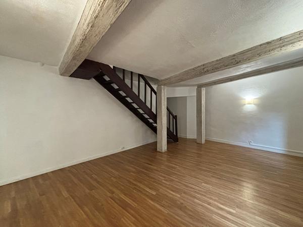 APPARTEMENT T3 69,8M² DUPLEX CENTRE VILLE ISLE SUR LA SORGUE AVEC CAVE