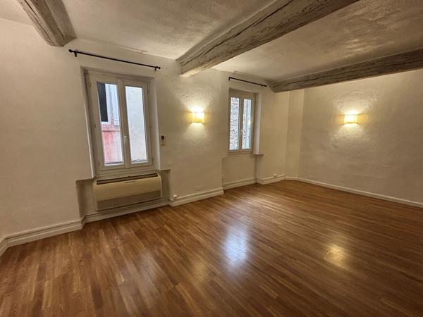 APPARTEMENT T3 69,8M² DUPLEX CENTRE VILLE ISLE SUR LA SORGUE AVEC CAVE