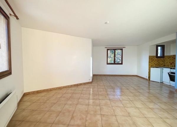 Appartement à louer    1 pièce •  Saint-Raphaël