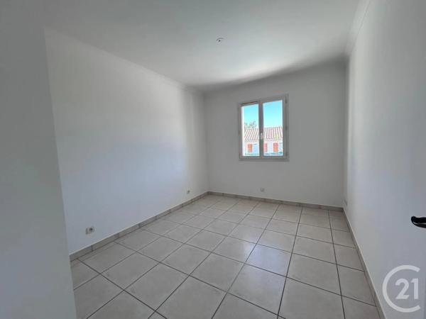 Maison à vendre  4 pièces - 100 m 2   ROQUEBRUNE SUR ARGENS  - 83