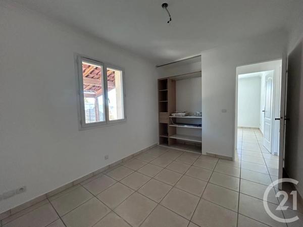 Maison à vendre  4 pièces - 100 m 2   ROQUEBRUNE SUR ARGENS  - 83