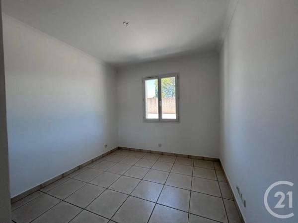 Maison à vendre  4 pièces - 100 m 2   ROQUEBRUNE SUR ARGENS  - 83