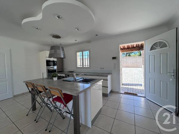 Maison à vendre  4 pièces - 100 m 2   ROQUEBRUNE SUR ARGENS  - 83