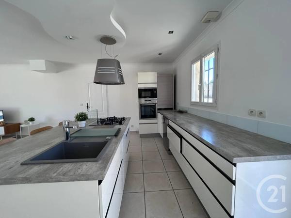 Maison à vendre  4 pièces - 100 m 2   ROQUEBRUNE SUR ARGENS  - 83