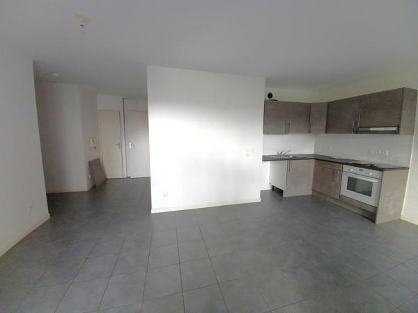 Appartement · Location Decines Charpieu (69150) 3 pièces · 68m²