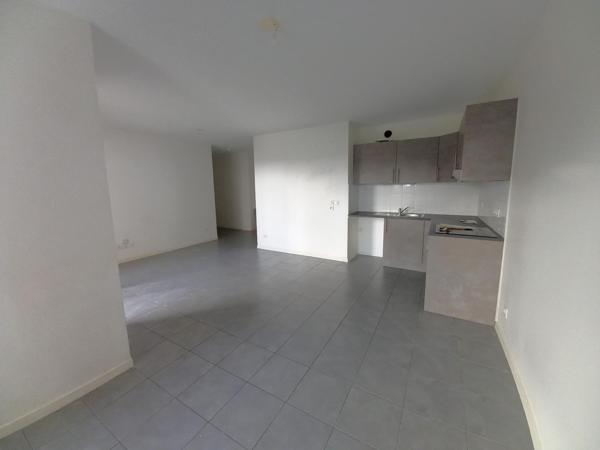 Appartement · Location Decines Charpieu (69150) 3 pièces · 68m²