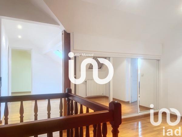 Maison traditionnelle 7 pièces de 140 m² à Le Plessis-Bouchard (95130)