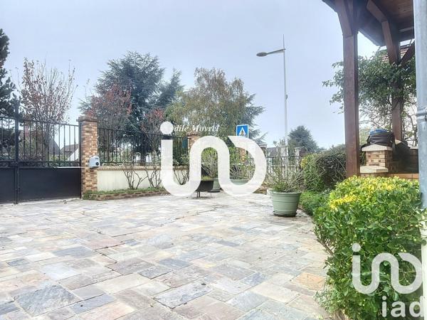 Maison traditionnelle 7 pièces de 140 m² à Le Plessis-Bouchard (95130)