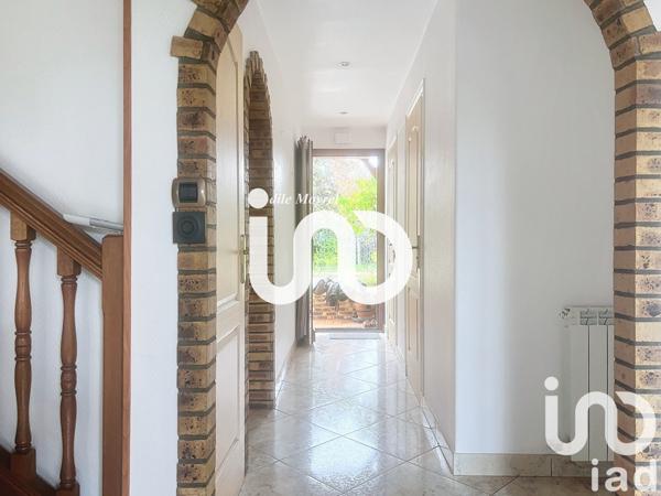 Maison traditionnelle 7 pièces de 140 m² à Le Plessis-Bouchard (95130)