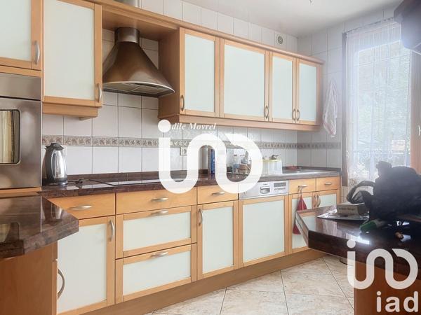 Maison traditionnelle 7 pièces de 140 m² à Le Plessis-Bouchard (95130)