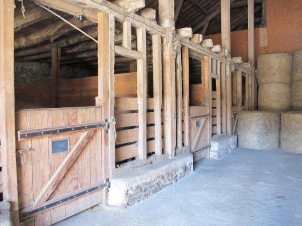 PROPRIETE EQUESTRE AVEC MAISON D’HABITATION ET 3 GITES INDEPENDANTS SUR 32 HA