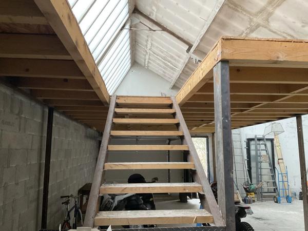 LOFT de 237m2 Brut, Garage, Patio à Réaliser