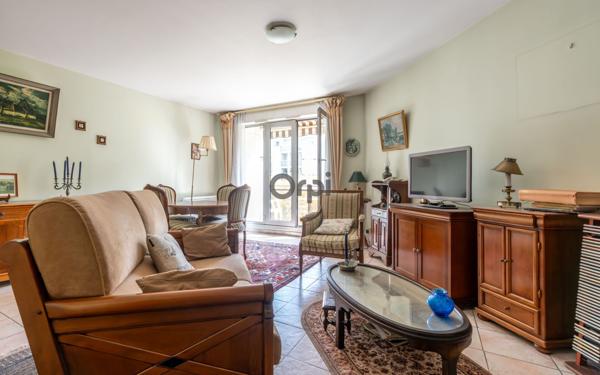 Appartement à vendre    3 pièces • 76,75 m2 Joinville-le-Pont