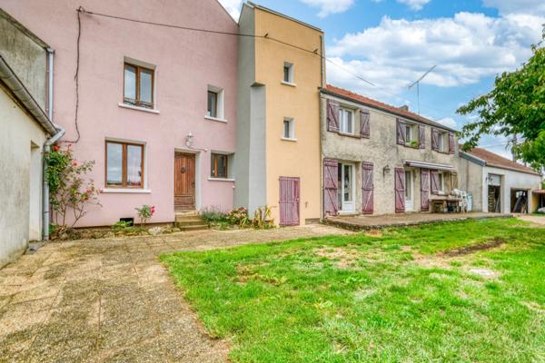 Christophe Michaudelle – EXCLUSIVITE - CAPIFRANCE vous propose proche de Meaux, à Chambry : Propriété 260 m² - ZONE UA - 10 pièces - 5 chambres - pièces d'eau - beau jardin plat et clos avec nombreux