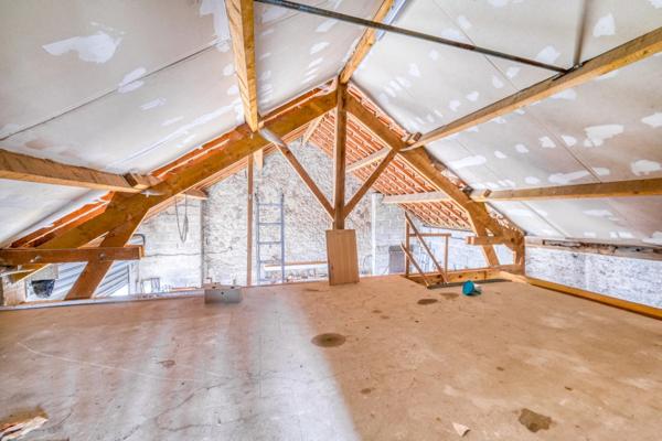 Christophe Michaudelle – EXCLUSIVITE - CAPIFRANCE vous propose proche de Meaux, à Chambry : Propriété 260 m² - ZONE UA - 10 pièces - 5 chambres - pièces d'eau - beau jardin plat et clos avec nombreux