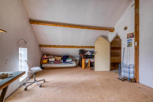 Christophe Michaudelle – EXCLUSIVITE - CAPIFRANCE vous propose proche de Meaux, à Chambry : Propriété 260 m² - ZONE UA - 10 pièces - 5 chambres - pièces d'eau - beau jardin plat et clos avec nombreux