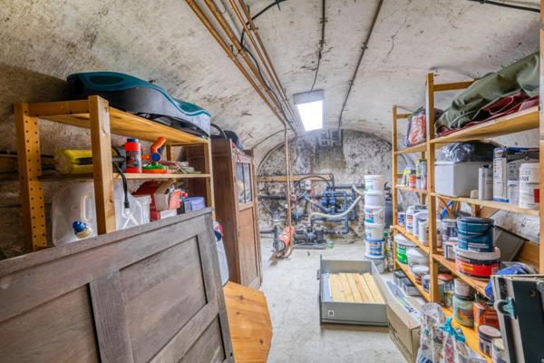 Christophe Michaudelle – EXCLUSIVITE - CAPIFRANCE vous propose proche de Meaux, à Chambry : Propriété 260 m² - ZONE UA - 10 pièces - 5 chambres - pièces d'eau - beau jardin plat et clos avec nombreux