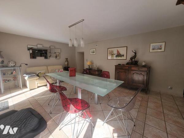 Maison dans hameau en campagne