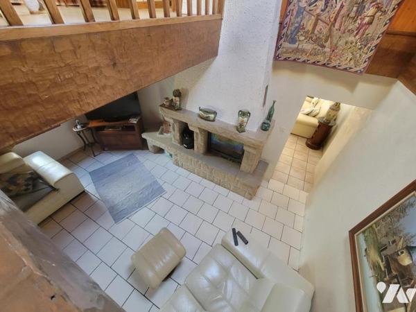 Maison dans hameau en campagne