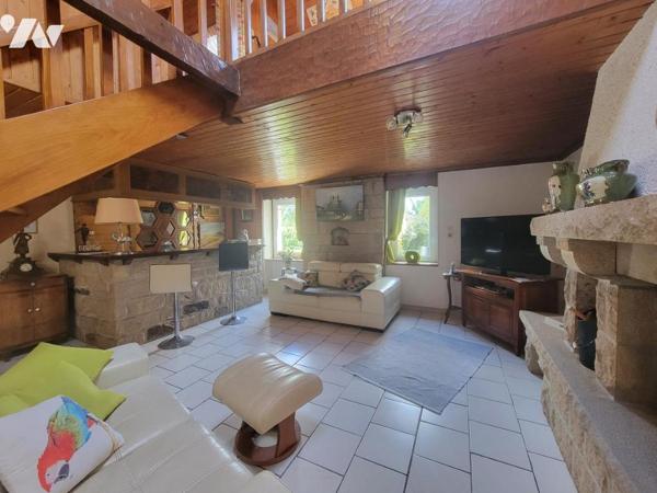 Maison dans hameau en campagne