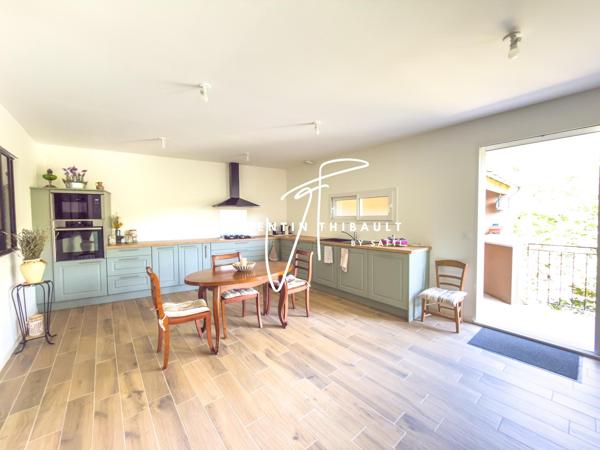 Saint-Benoît — Maison de plain-pied de 2025, 143 m² habitables et 150 m² à aménager