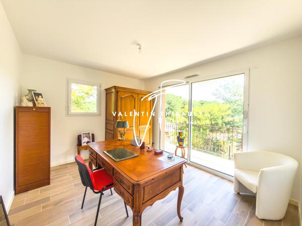 Saint-Benoît — Maison de plain-pied de 2025, 143 m² habitables et 150 m² à aménager