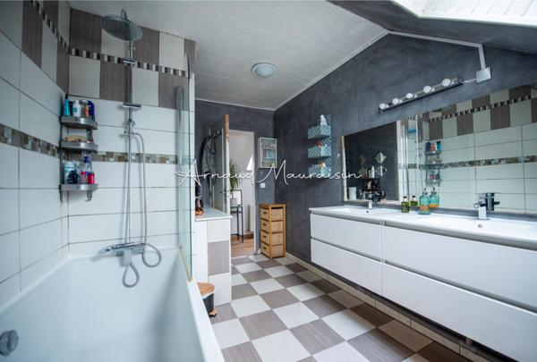Maison de ville en triplex avec garage !