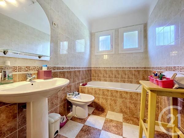 Maison à vendre  8 pièces - 145,06 m 2   BAGNOLS SUR CEZE  - 30