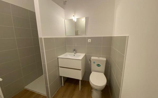 Maison à louer    2 pièces •  Mèze