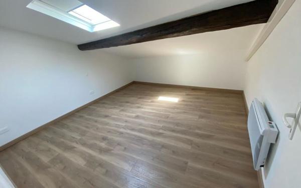 Maison à louer    2 pièces •  Mèze