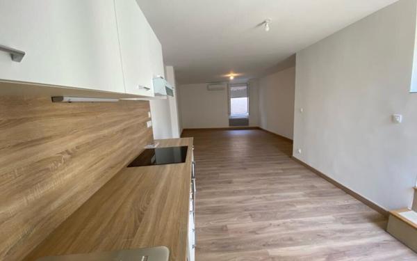 Maison à louer    2 pièces •  Mèze