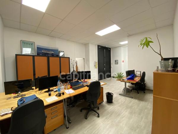 Local/bureau à louer ROUBAIX (59) Quartier:gare, centre-ville 114,85m2 , 2 parkings, zone franche.